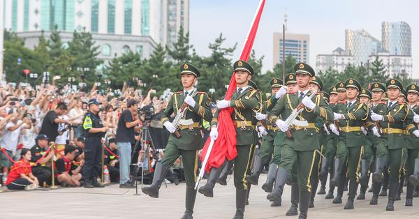 Nanchang holds flag-raising ceremony to mark Army Day